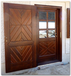 Műemlék jellegű nyílászárók, kapcsolt gerébtokos ablakok